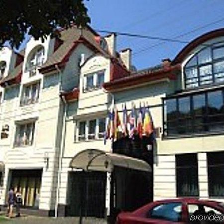 Elite Hotel Oradea Buitenkant foto