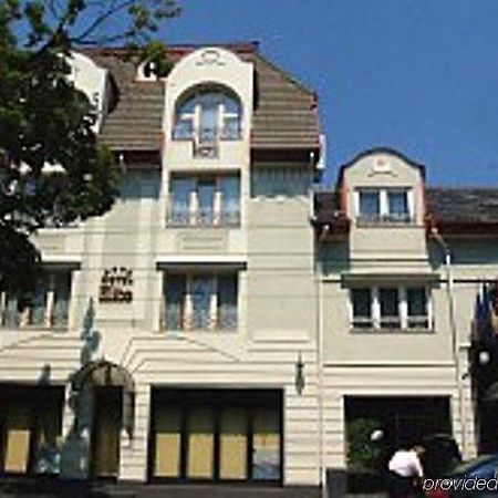 Elite Hotel Oradea Buitenkant foto