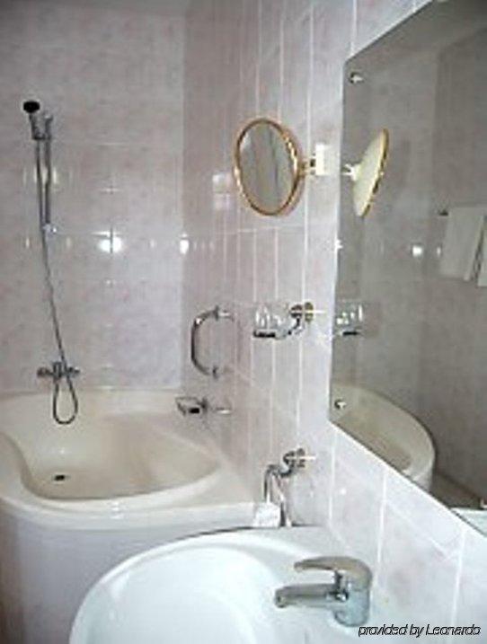 Elite Hotel Oradea Kamer foto